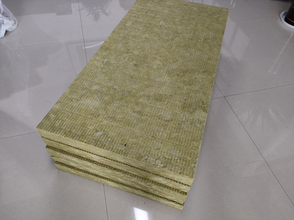 關于巖棉板的產品優勢特點和應用領域。